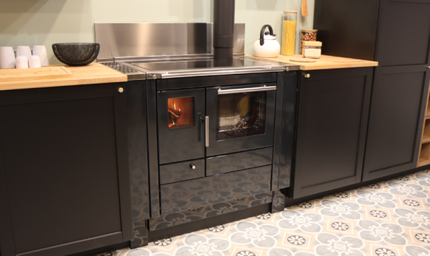 cuisiniere-suzy-bois-poele-et-cheminee-du-var